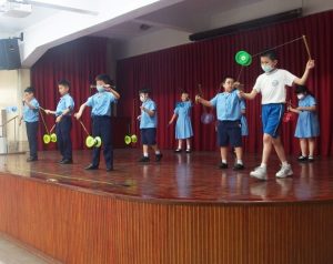 Student bell pulling performance
